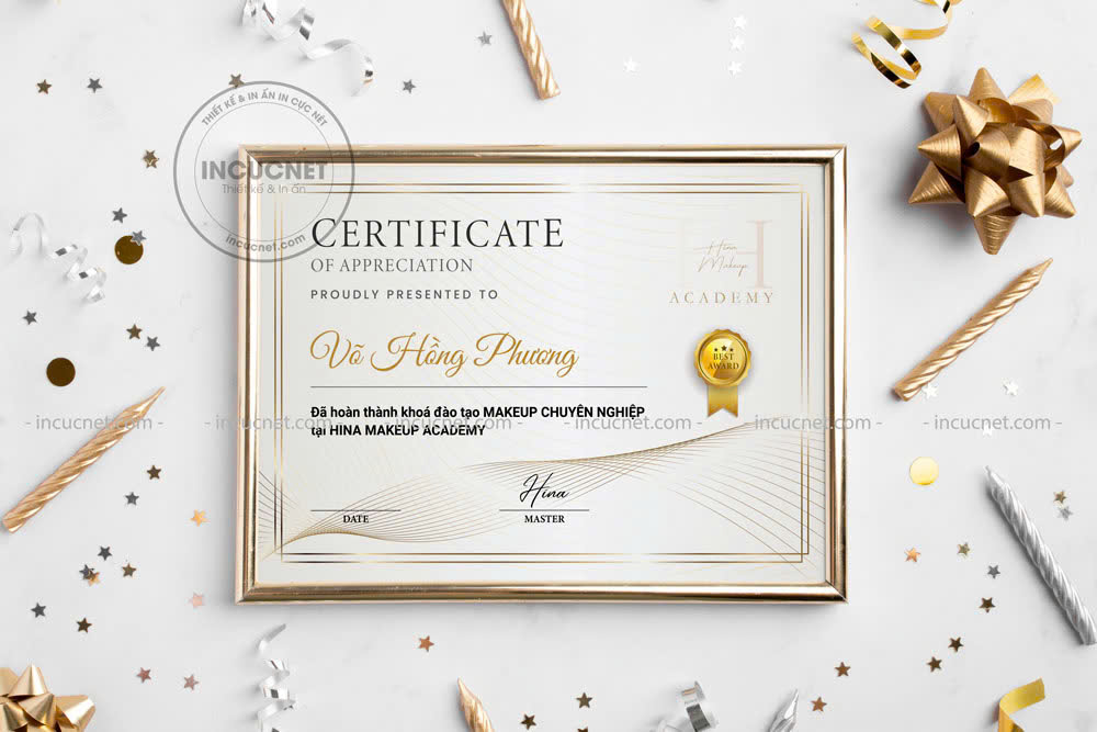 Mẫu bằng khen đóng khung kính đẹp